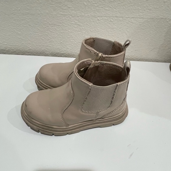 Zara toddler patent effect boots. Slip On.Thick Sole - Picture 3 of 5